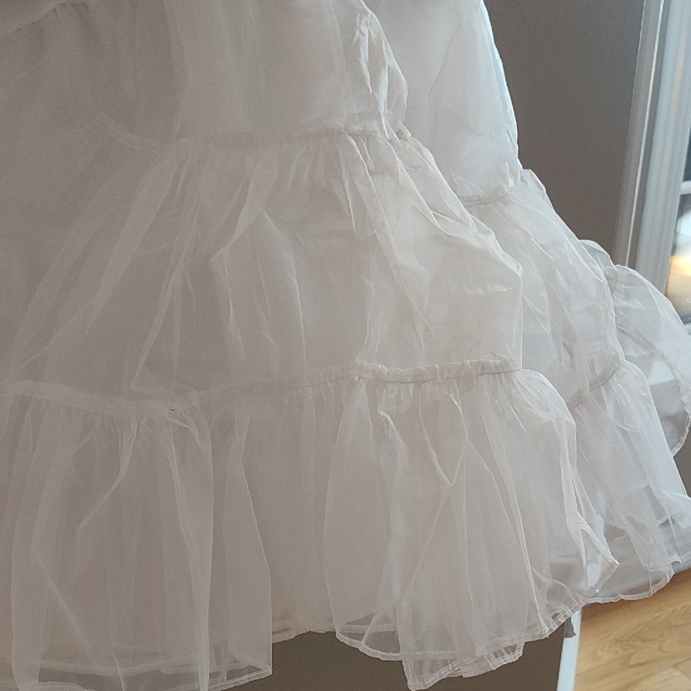 Elegant White Sheer Layered Petticoat Or Tutu Skirt